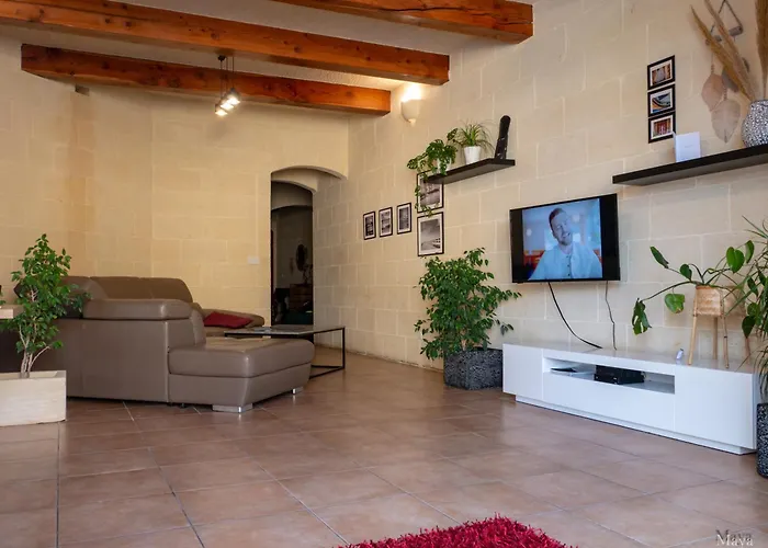 Sunny Villa
