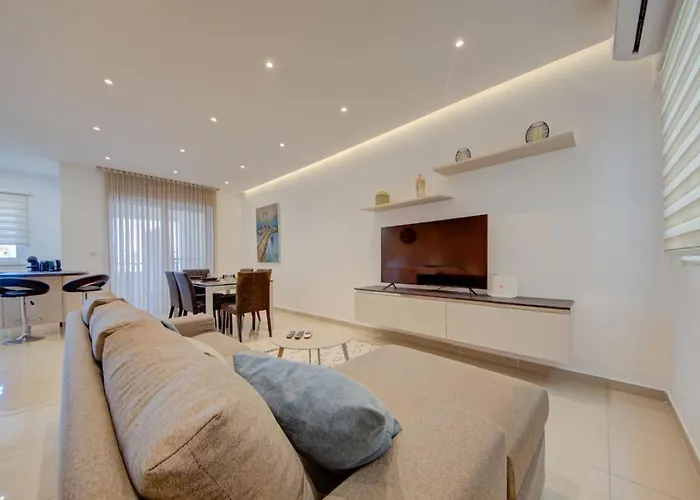 St Julians 3Br Apt Sleeps 6 Central And Stylish