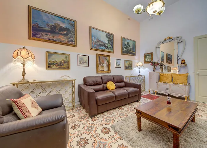 Charming Central 2Br Townhouse With Rooftop Terrace