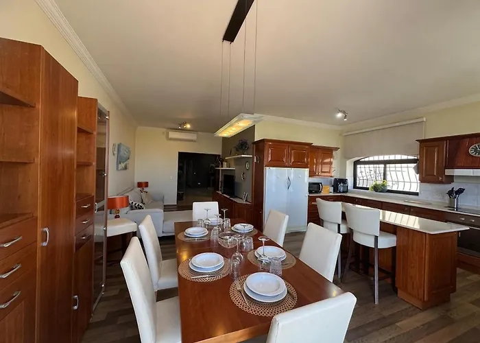 Entire 3 Bedroom Home With Terrace In St Julians - Near Spinola Bay